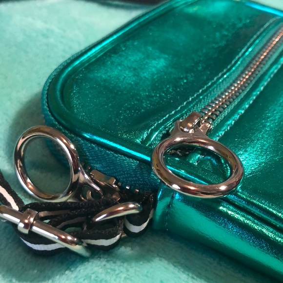 SHINY TURQUOISE CROSS BODY BAG - Picture 2 of 5
